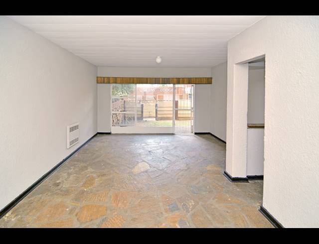 2 BEDROOM DUPLEX FOR SALE IN WINDSOR WEST
